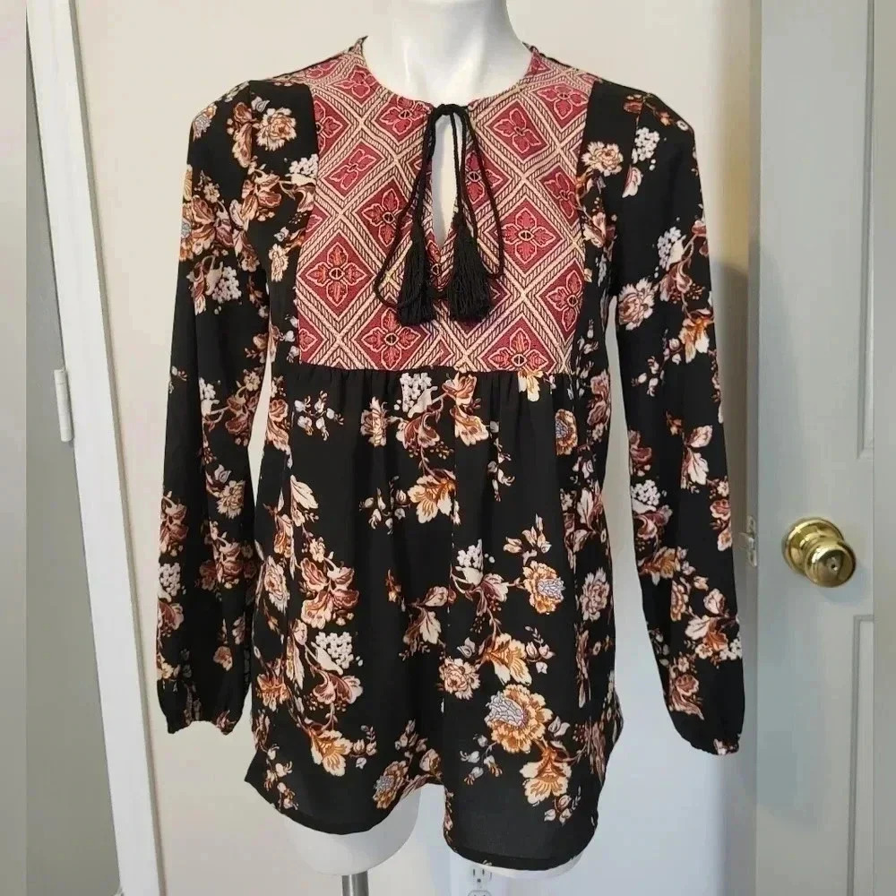 MOLLY BRACKEN Floral Flowy Embroidered Blouse(XS)